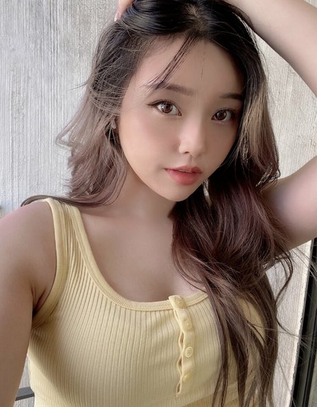 Canahry 裸のポルノスター 写真