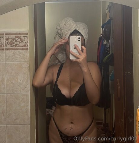 Curlygirl07 ポルノスター 無料 画像