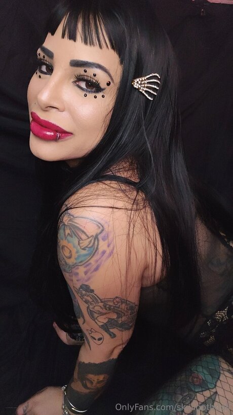 Skullgothdoll ポルノスター 可愛い 写真