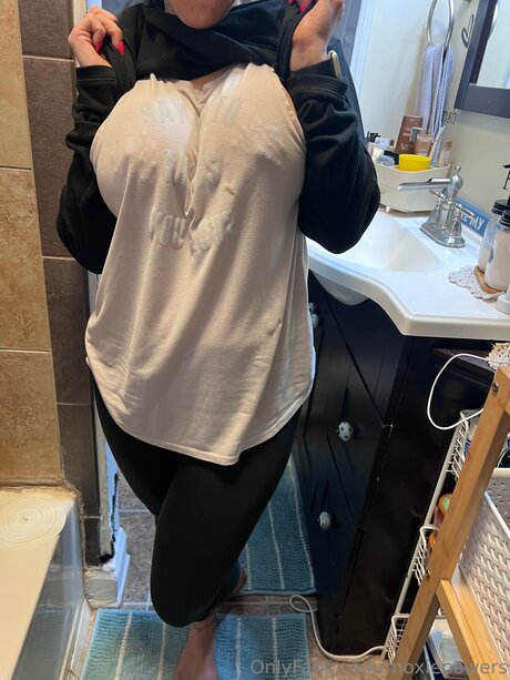 巨乳の赤毛オンリーファンズ エロチック 写真