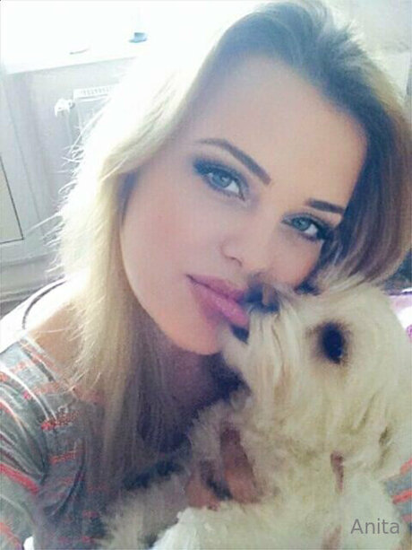 Lovewithanita 可愛い女優 写真