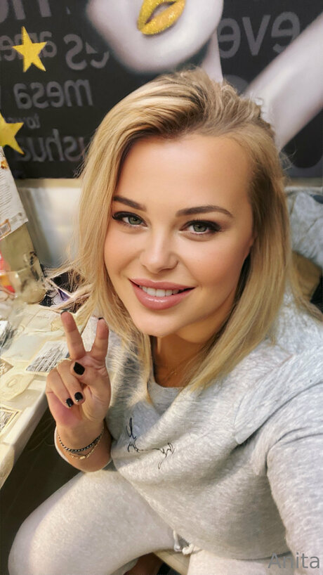 Lovewithanita かわいいスター 写真