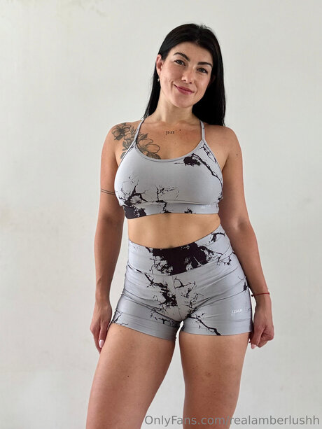 Realamberlushh エロティック女優 画像