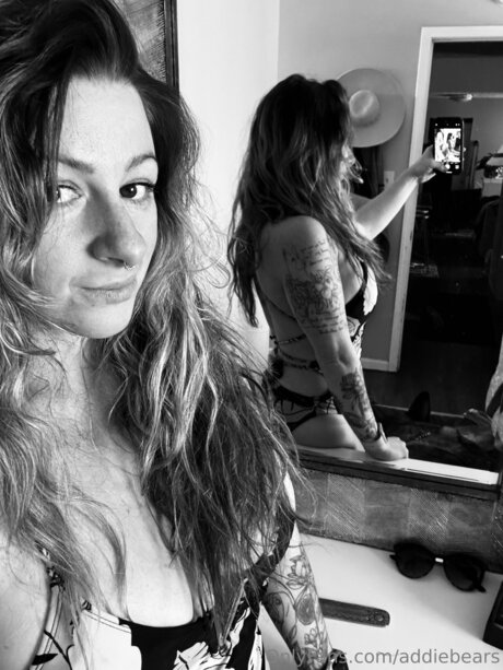 Addiebears エロティック女優 写真