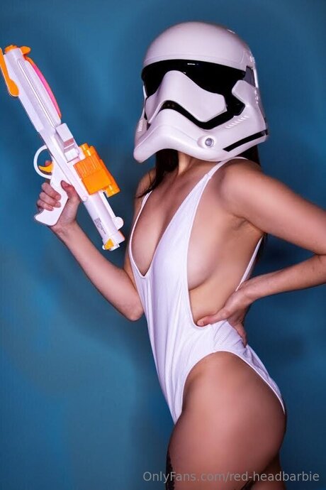Red Headbarbie エロティックなモデル ギャラリー
