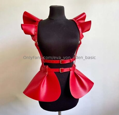 Eva Von Eden Basic ヌードスター 写真