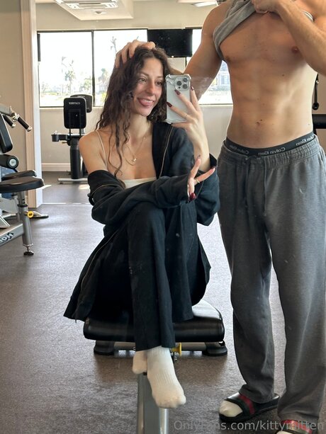 Kittymitten 独占モデル 写真