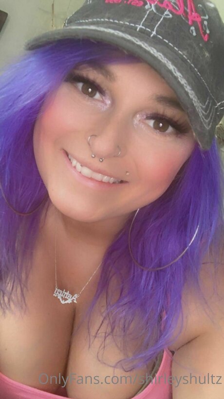 金髪クーガーオンリーファンズ ヌード 画像