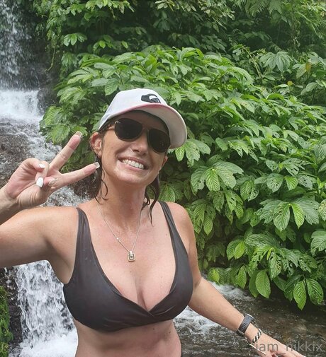 足ヌードオンリーファンズ エロ 画像