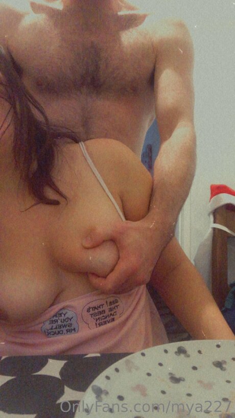 巨乳の赤毛オンリーファンズ 無料セックス 画像