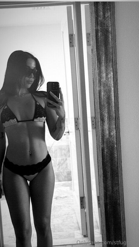 大きなお尻と巨乳のオンリーファンズ ホットセックス 写真