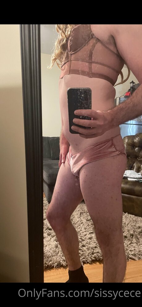 Sissycece ポルノスター 無料 画像