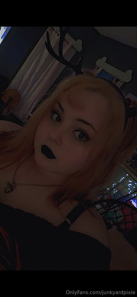 Junkyardpixie 裸の女優 ギャラリー