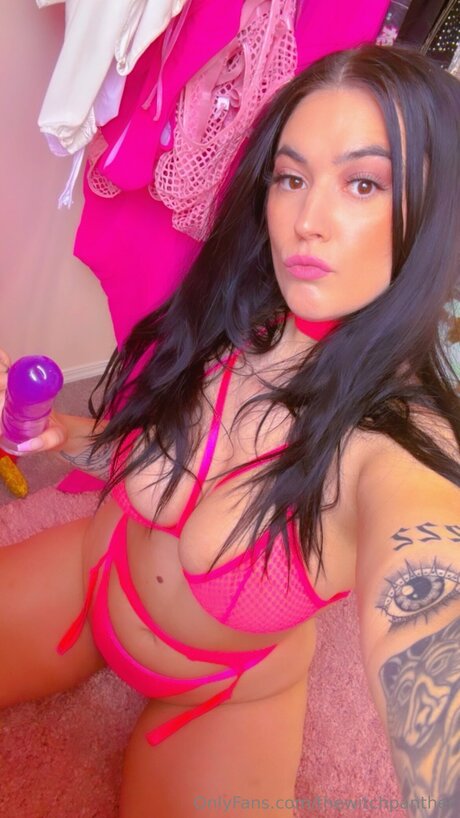 毛深いラテン系オンリーファンズ 美しい裸 ギャラリー