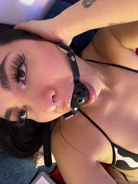 ヌード 屋外 OnlyFans 裸 写真