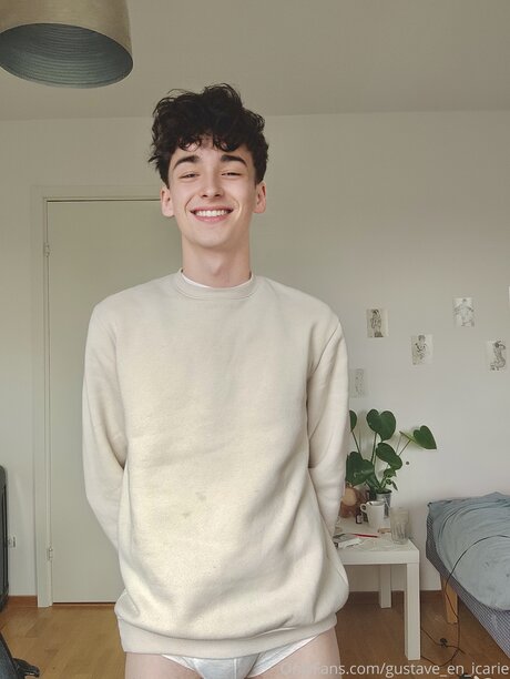 Gustave En Icarie ヌード女優 写真