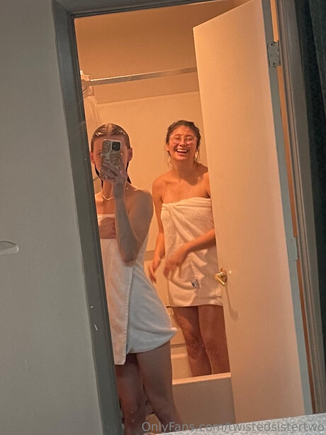 Twistedsistertwo ポルノスター ギャラリー