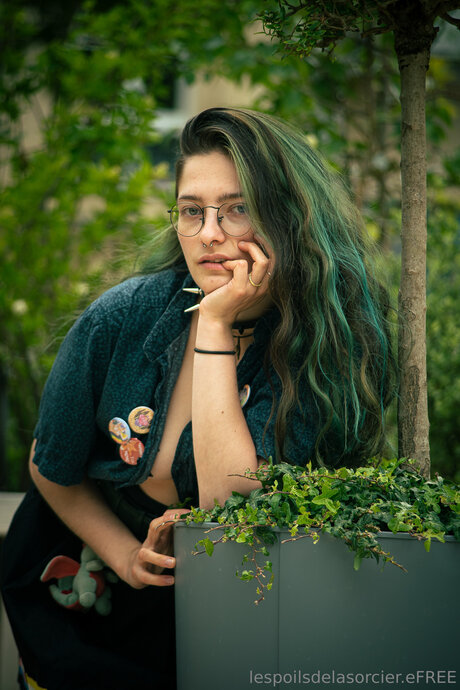 Poilsdesorcier Efree ポルノスター 裸 写真