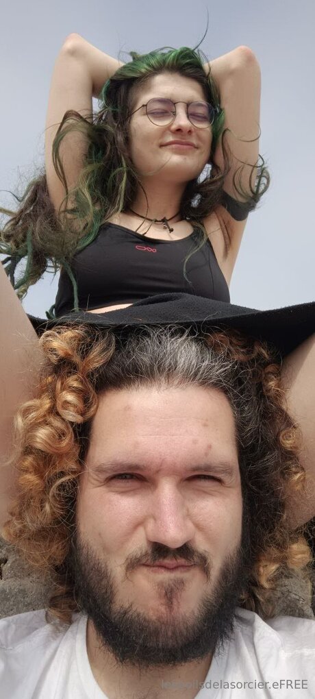 Poilsdesorcier Efree ヌード女優 ギャラリー