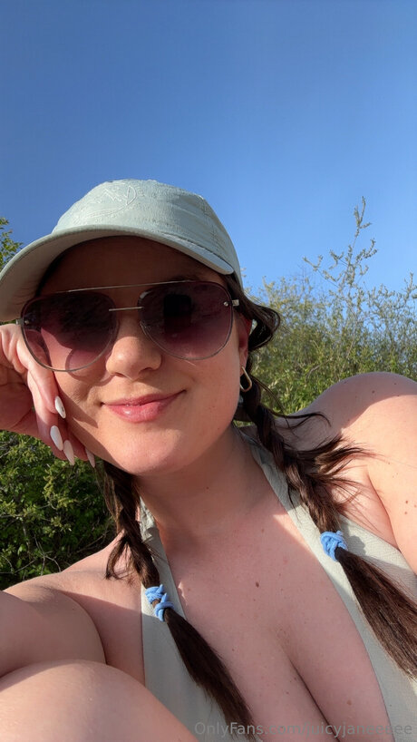 巨乳のオンリーファンズ 美しいxxx 写真