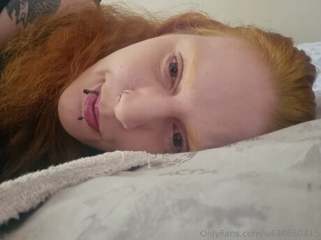 かわいいティーンのオンリーファンズ ホットセクシー 写真