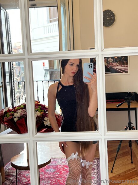 Nikaazorinaa ポルノモデル 画像