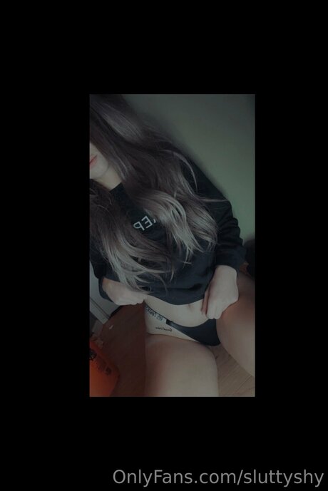 Sluttyshy ポルノスター 写真