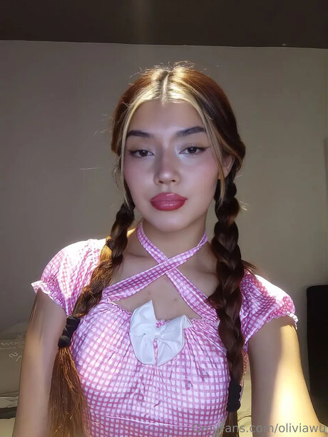 Oliviawu ヌード女優 画像