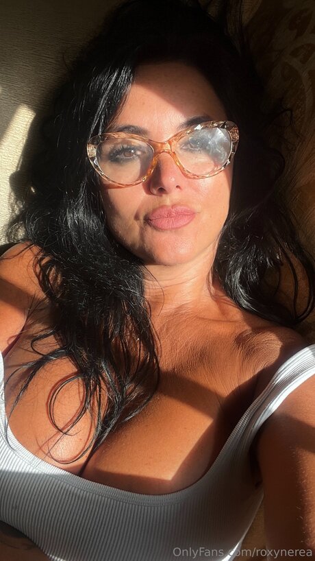 Roxynerea xxxスター ギャラリー