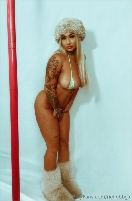 Riellebbgx エロティックなポルノスター ギャラリー