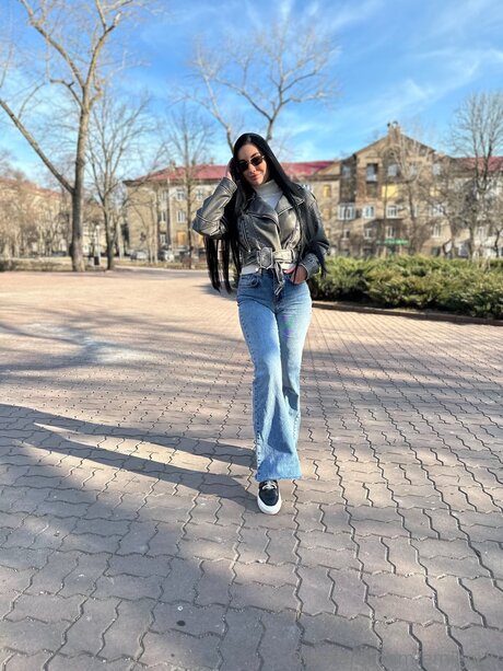 Emilyy Ly 最高の女優 写真