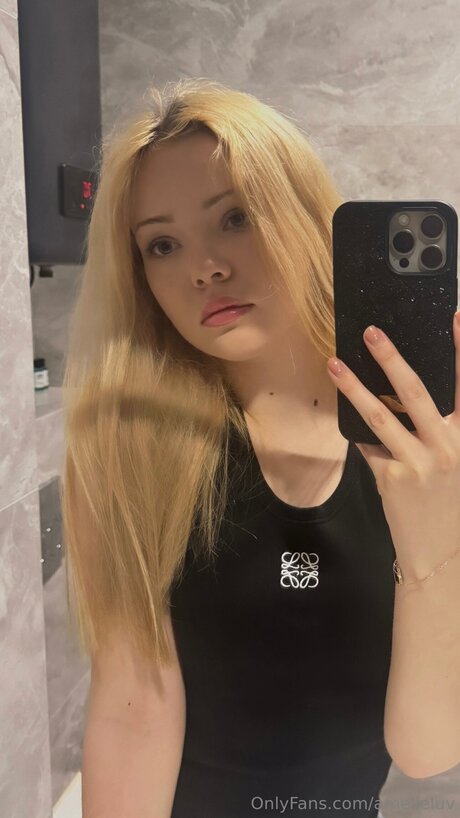 Amelieeluv ヌード女優 画像