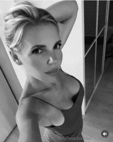 U474201560 ヌード女優 ギャラリー