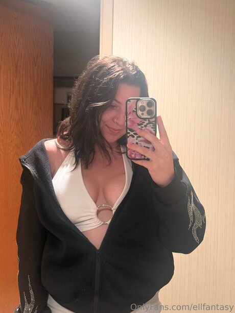 授乳中のオンリーファンズ 素敵 ギャラリー