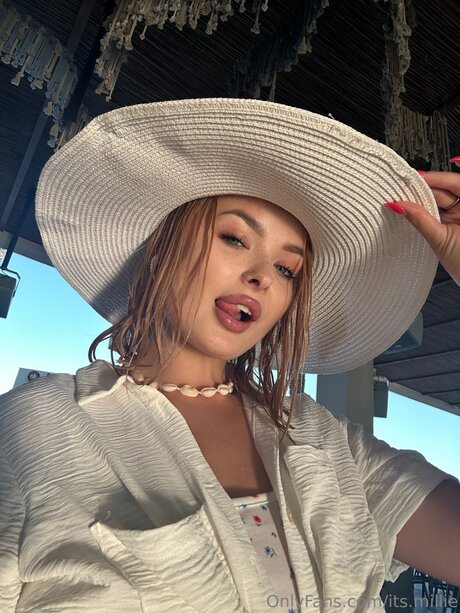 Its Millie XXXモデル 写真