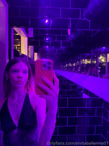 Elvitaballerina07 エロティックなモデル 写真