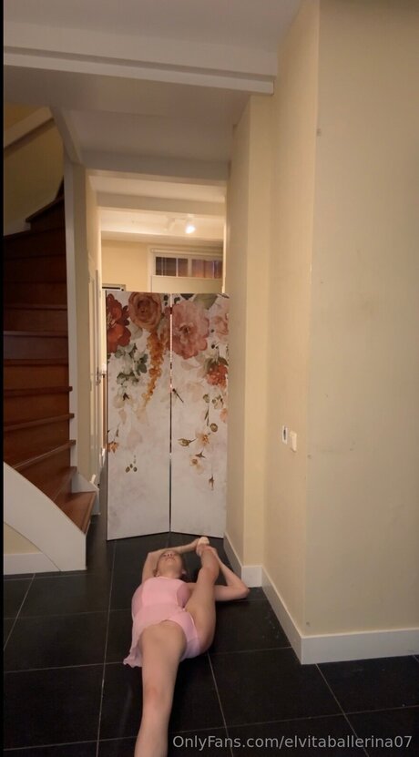 Elvitaballerina07 アダルト女優 画像