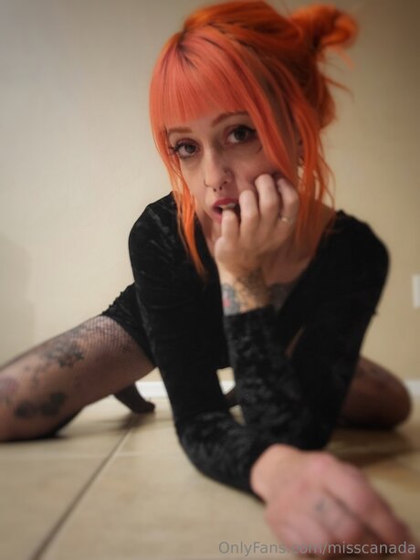 金髪の射精OnlyFans セクシー裸 写真