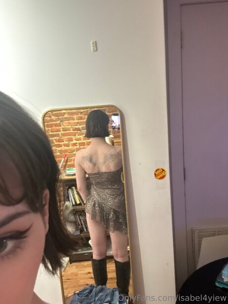 Isabel4yiew アダルトモデル 写真