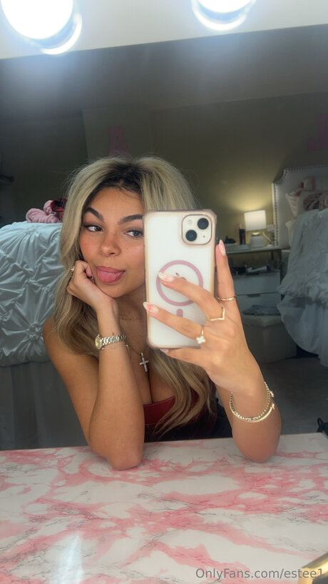 Estee1 トップポルノスター ギャラリー