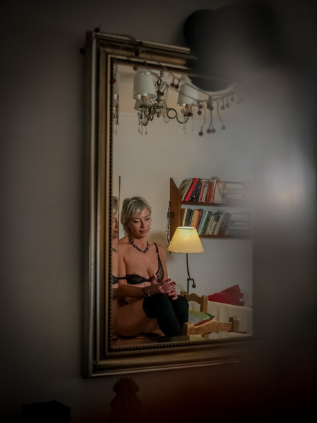 金髪クーガーオンリーファンズ 美しい 画像