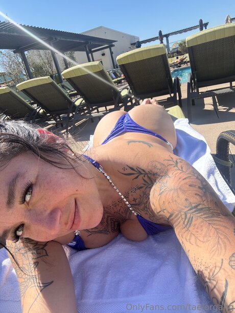 巨乳ブルネットオンリーファンズ 無料ポルノ 画像