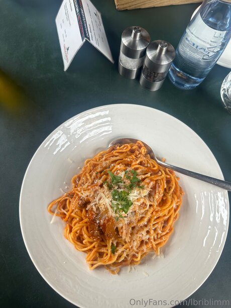 痩せたティーンのオンリーファンズ 素敵 写真