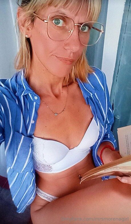 Mrsmorenagirl ホットなポルノスター 画像