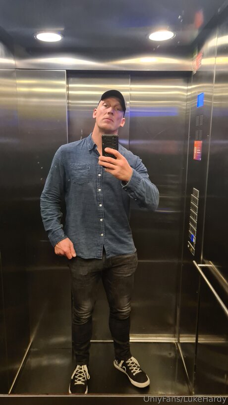 ヴィゴ・オンリーファンズ 美しいxxx 画像