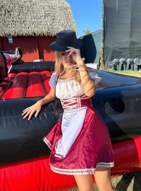 Fabienne Gerber ポルノスター ヌード ギャラリー