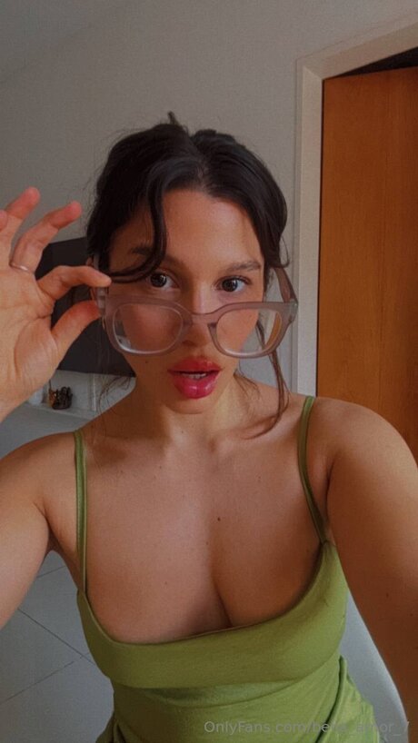 BBC売春婦OnlyFans 美しいヌード 写真