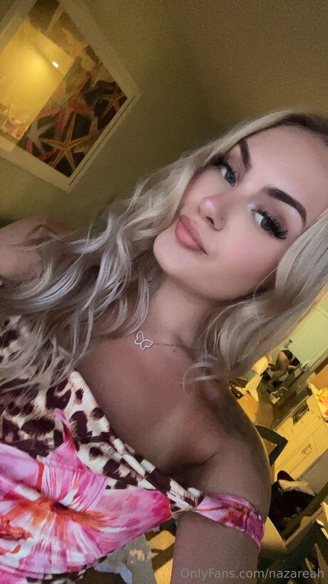 Nazareah ポルノモデル 画像