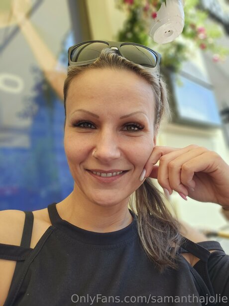 逆騎乗位 オンリーファンズ 無料セクシー 画像