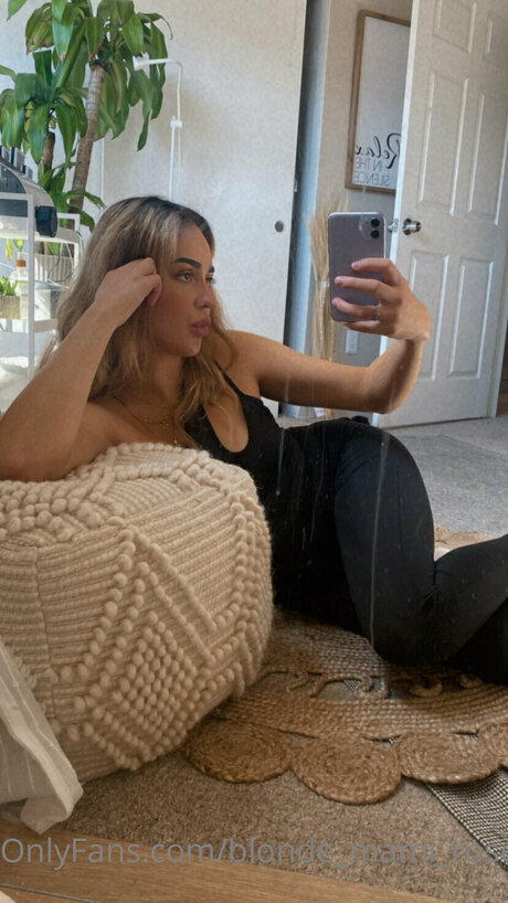 Blonde Mami Rose 最高のスター ギャラリー